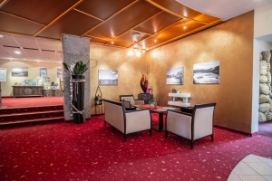 Reception & Lobby 