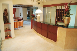 Reception & Lobby 