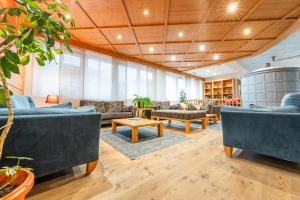 Reception & Lobby 